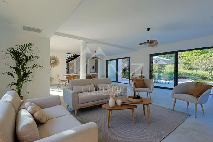 Image No.6-5 Bed House for sale