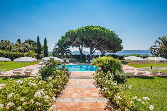 Image No.9-12 Bed House for sale