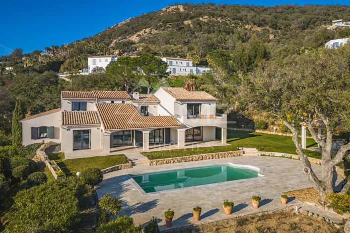 Image No.2-5 Bed House for sale