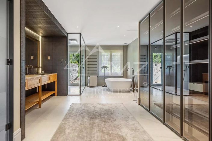 Image No.12-6 Bed House for sale