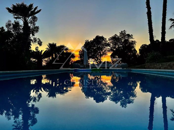 Image No.4-6 Bed House for sale