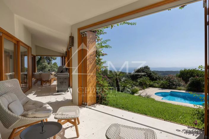 Image No.5-6 Bed House for sale