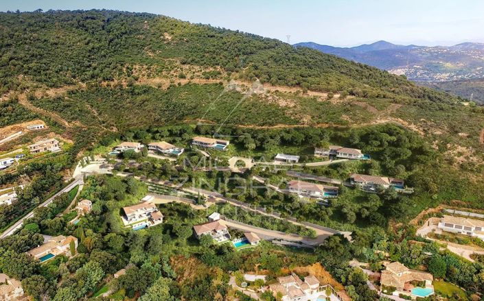 Image No.8-3 Bed House for sale