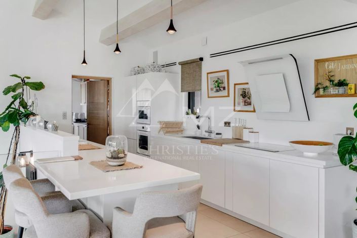 Image No.5-5 Bed House for sale