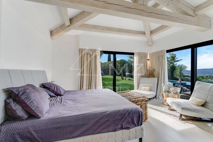 Image No.6-5 Bed House for sale