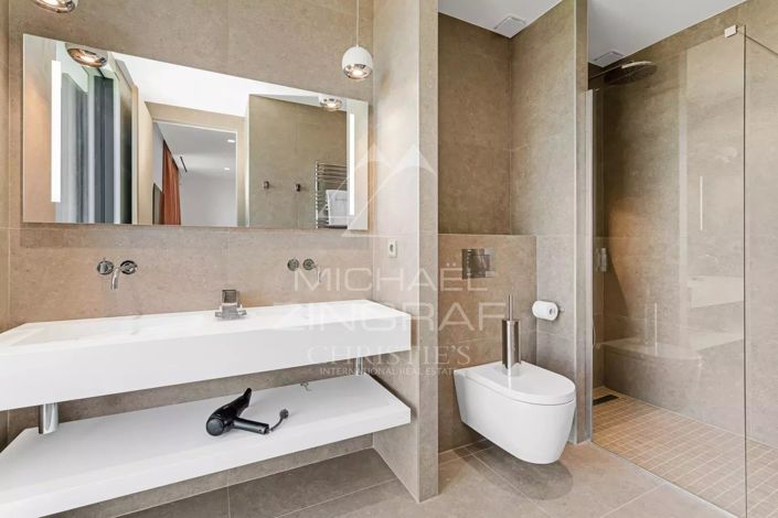 Image No.10-6 Bed House for sale