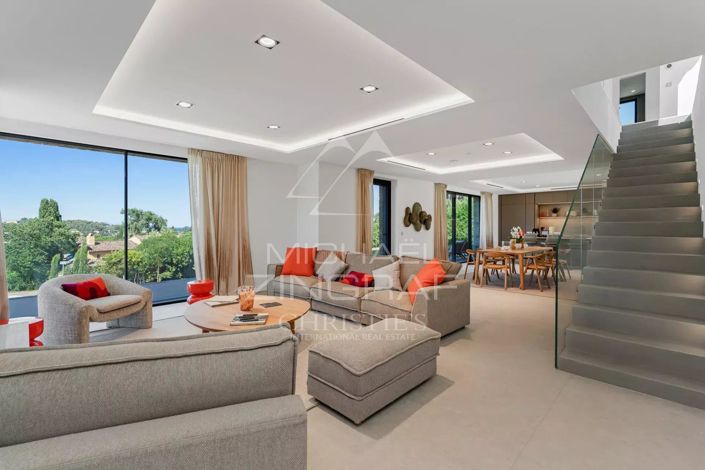 Image No.4-6 Bed House for sale