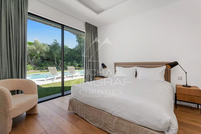 Image No.9-6 Bed House for sale