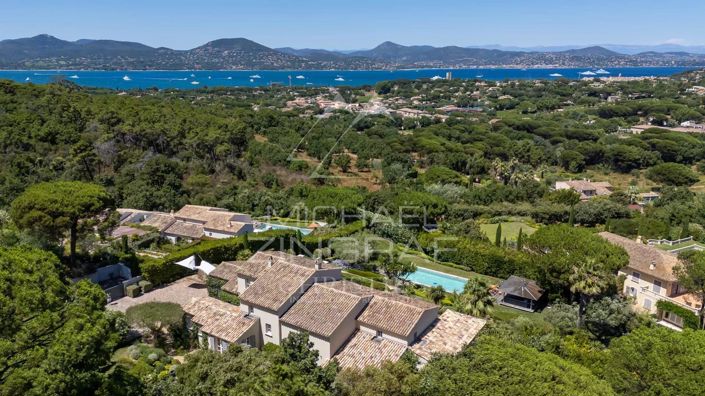 Image No.2-8 Bed House for sale