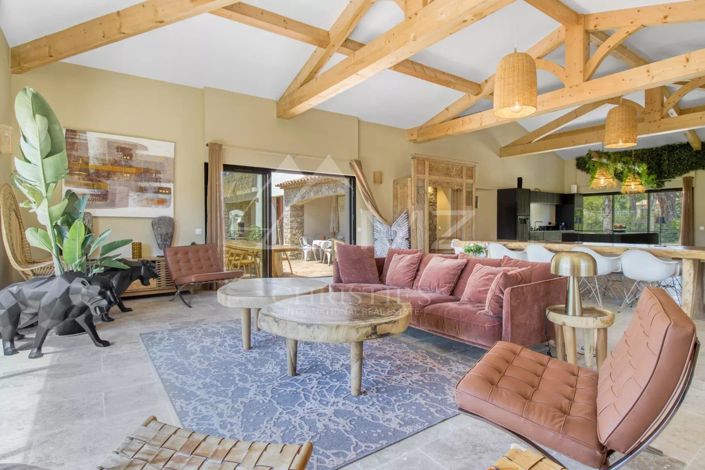 Image No.4-6 Bed House for sale