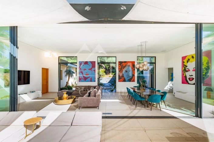 Image No.8-6 Bed House for sale