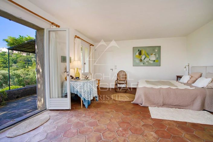 Image No.10-4 Bed House for sale