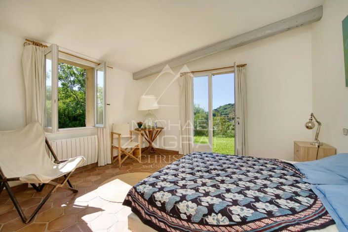 Image No.14-4 Bed House for sale