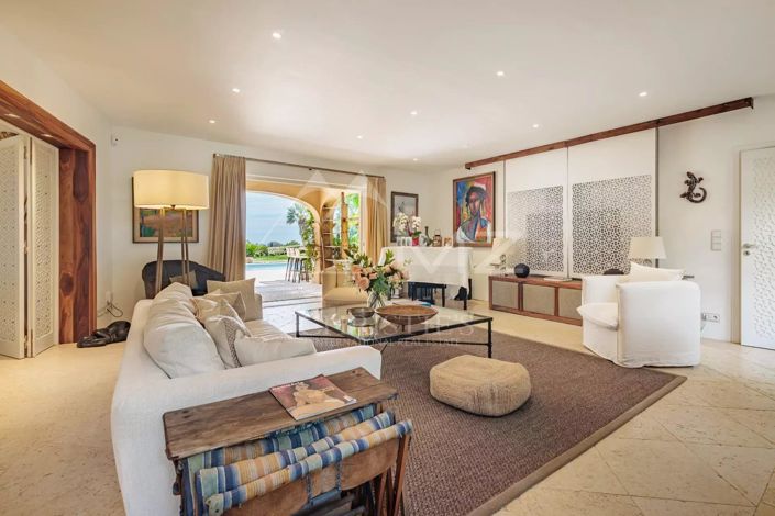 Image No.5-5 Bed House for sale