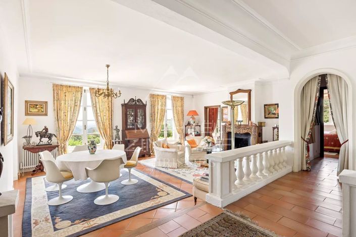 Image No.8-4 Bed House for sale