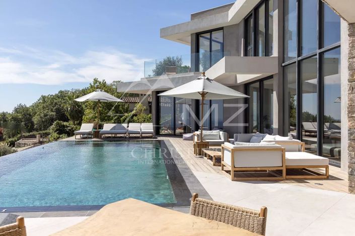 Image No.2-5 Bed House for sale