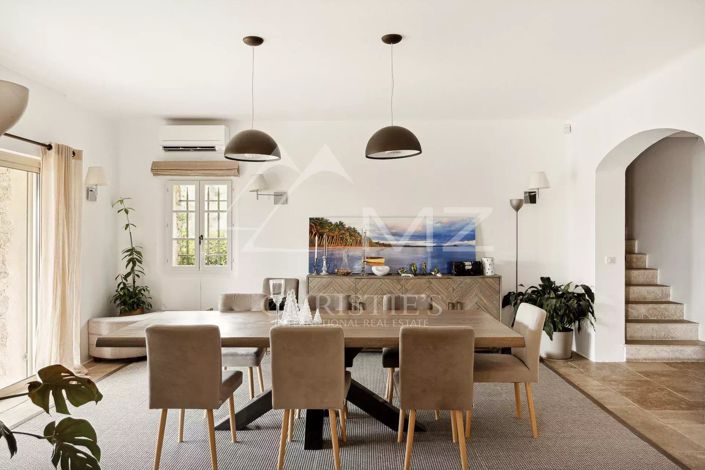 Image No.7-5 Bed House for sale