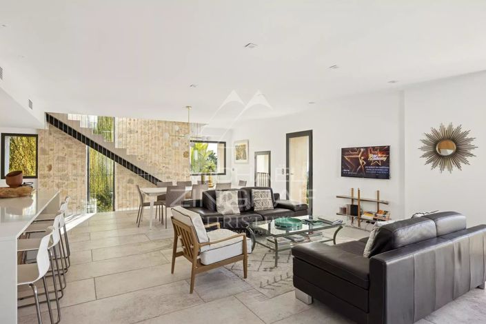 Image No.6-4 Bed House for sale