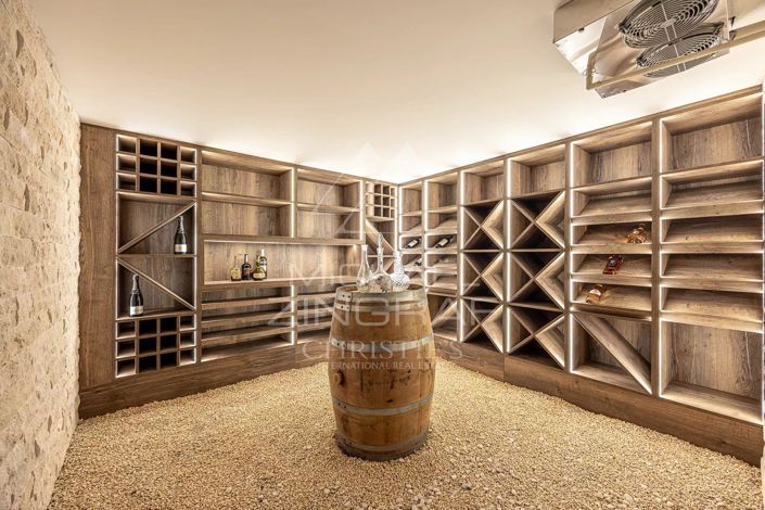 Image No.11-5 Bed House for sale