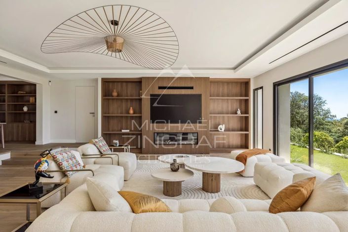 Image No.6-5 Bed House for sale