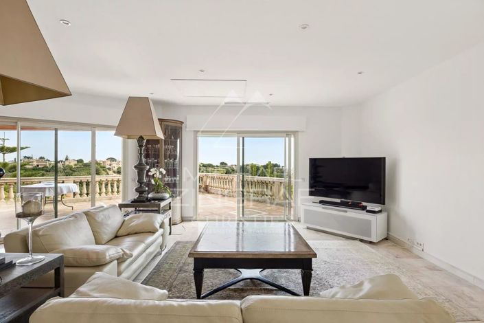 Image No.5-6 Bed House for sale