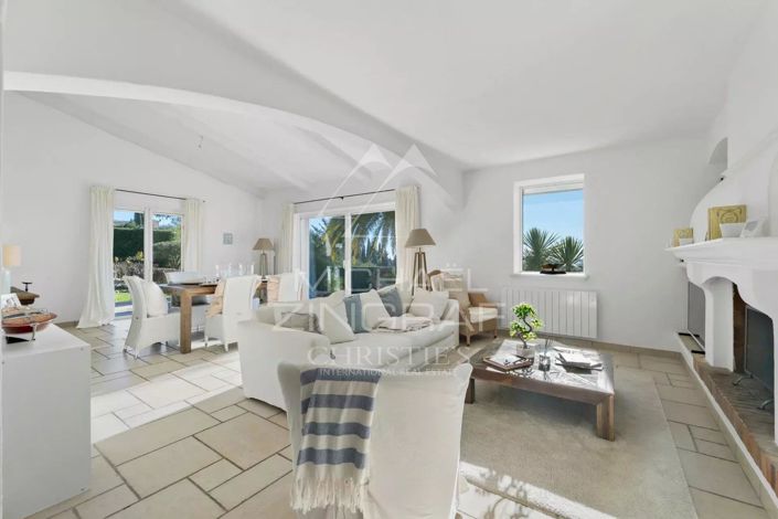 Image No.5-5 Bed House for sale