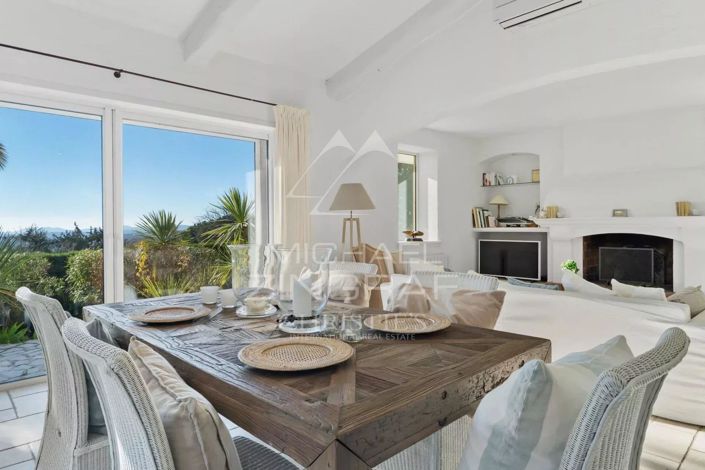 Image No.6-5 Bed House for sale