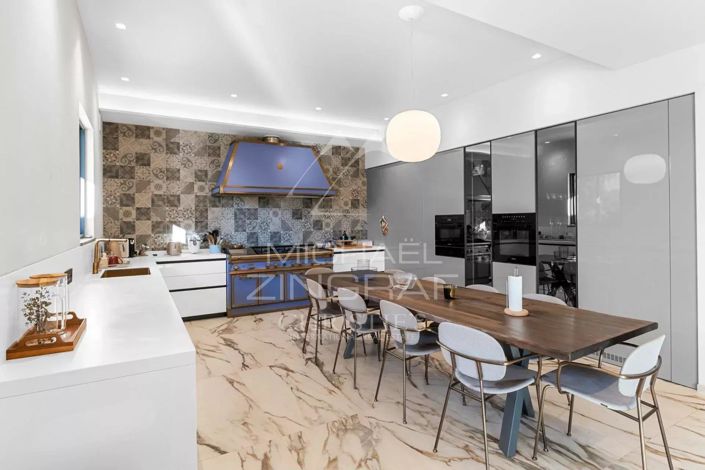 Image No.6-9 Bed House for sale