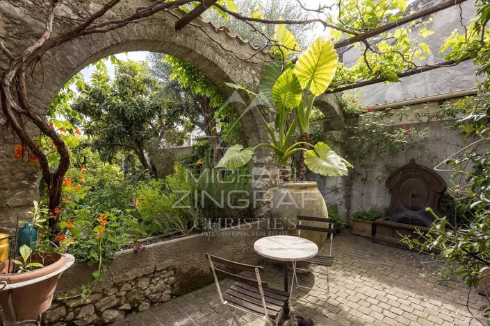 Image No.10-6 Bed House for sale