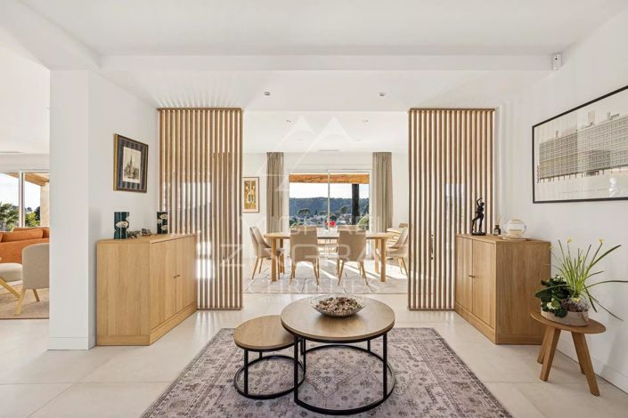 Image No.7-6 Bed House for sale