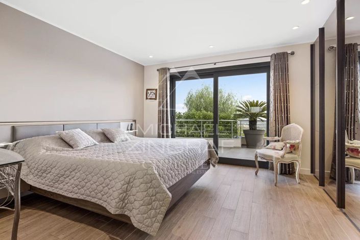 Image No.9-4 Bed House for sale