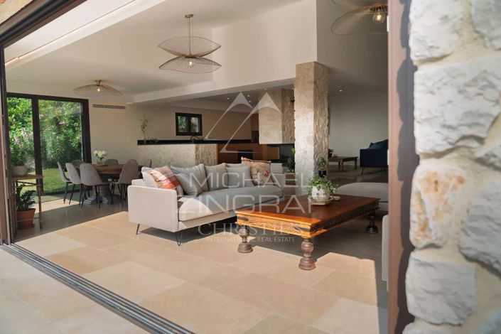 Image No.8-4 Bed House for sale