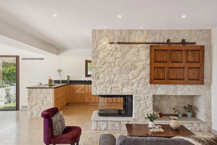 Image No.8-4 Bed House for sale