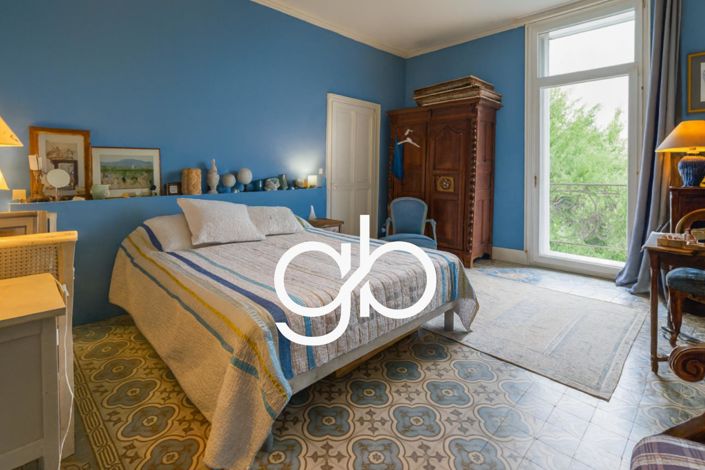 Image No.2-4 Bed House for sale