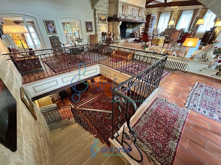 Image No.5-6 Bed House for sale