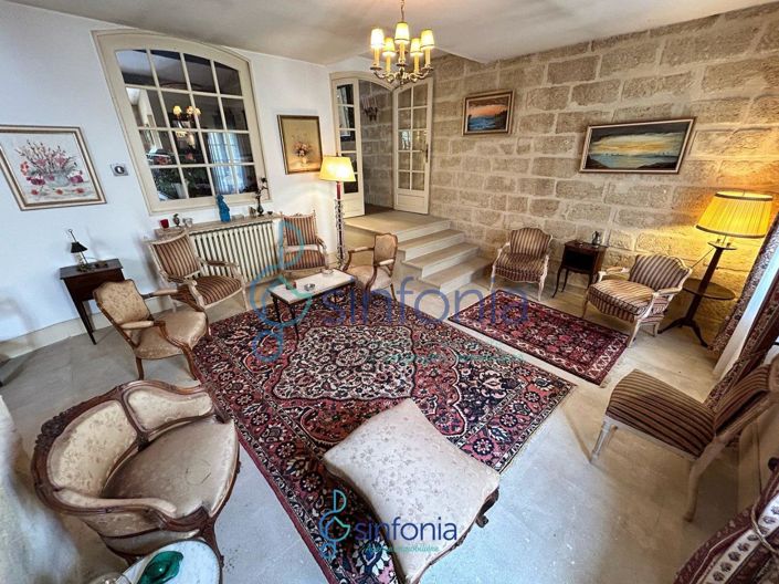 Image No.9-6 Bed House for sale