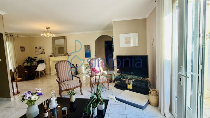 Image No.8-3 Bed House for sale