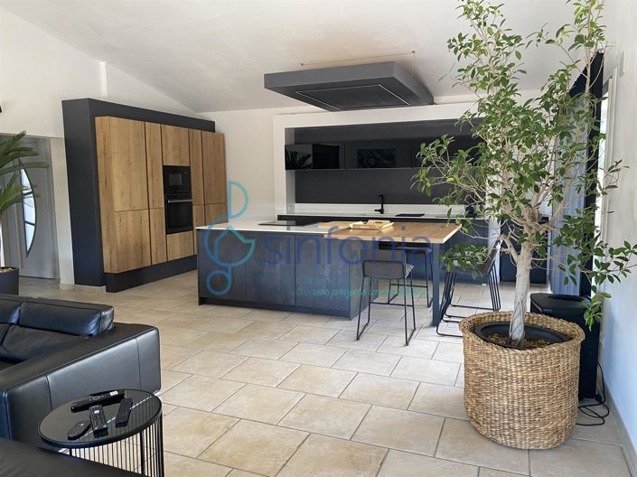 Image No.3-Maison de 4 chambres à vendre à Saint-Geniès-de-Malgoirès