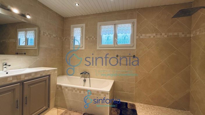 Image No.7-Maison de 6 chambres à vendre à Uzès