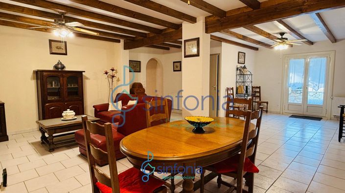 Image No.9-6 Bed House for sale