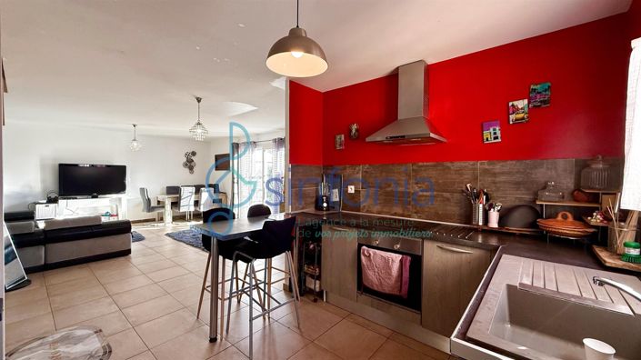 Image No.2-4 Bed House for sale