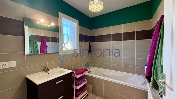 Image No.9-4 Bed House for sale