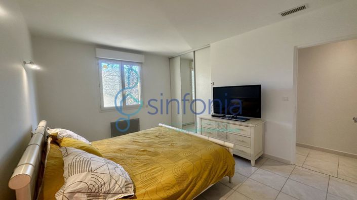 Image No.11-5 Bed House for sale