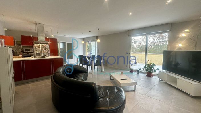 Image No.5-5 Bed House for sale