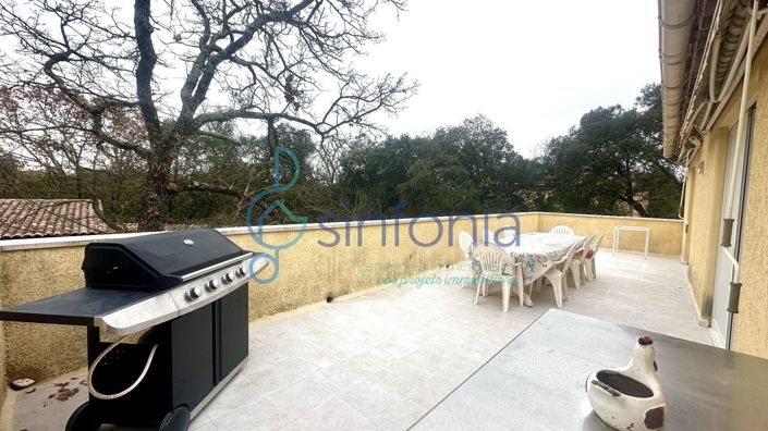 Image No.9-5 Bed House for sale