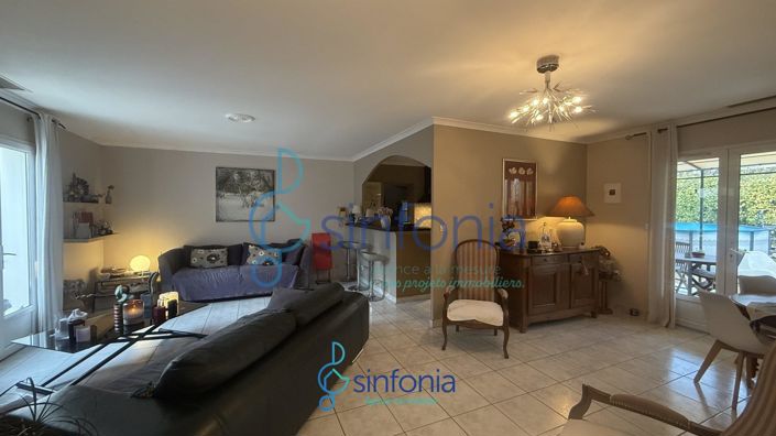 Image No.10-3 Bed House for sale