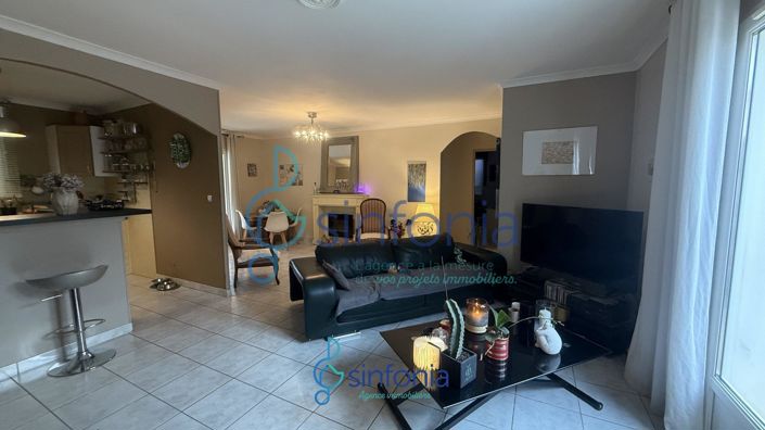 Image No.19-3 Bed House for sale