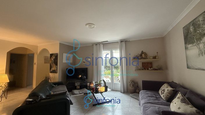 Image No.21-3 Bed House for sale