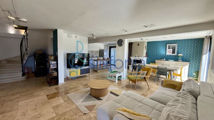 Image No.4-4 Bed House for sale