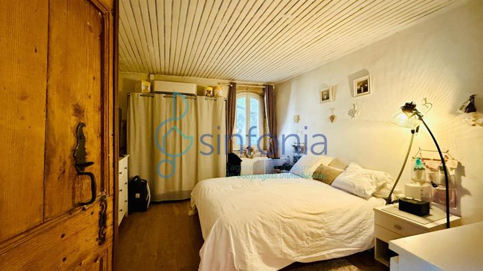 Image No.8-4 Bed House for sale